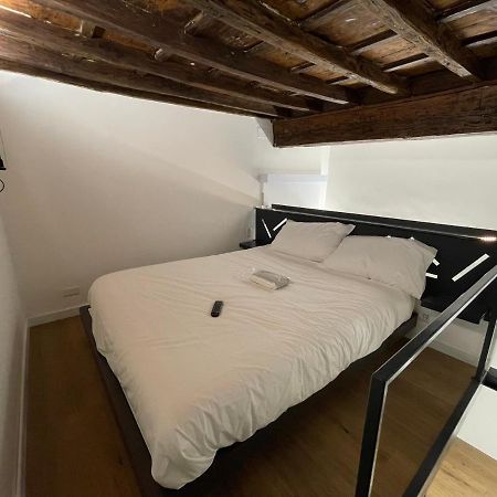 Casa Cappellari Design Studio A Campo De' Fiori Рим Экстерьер фото